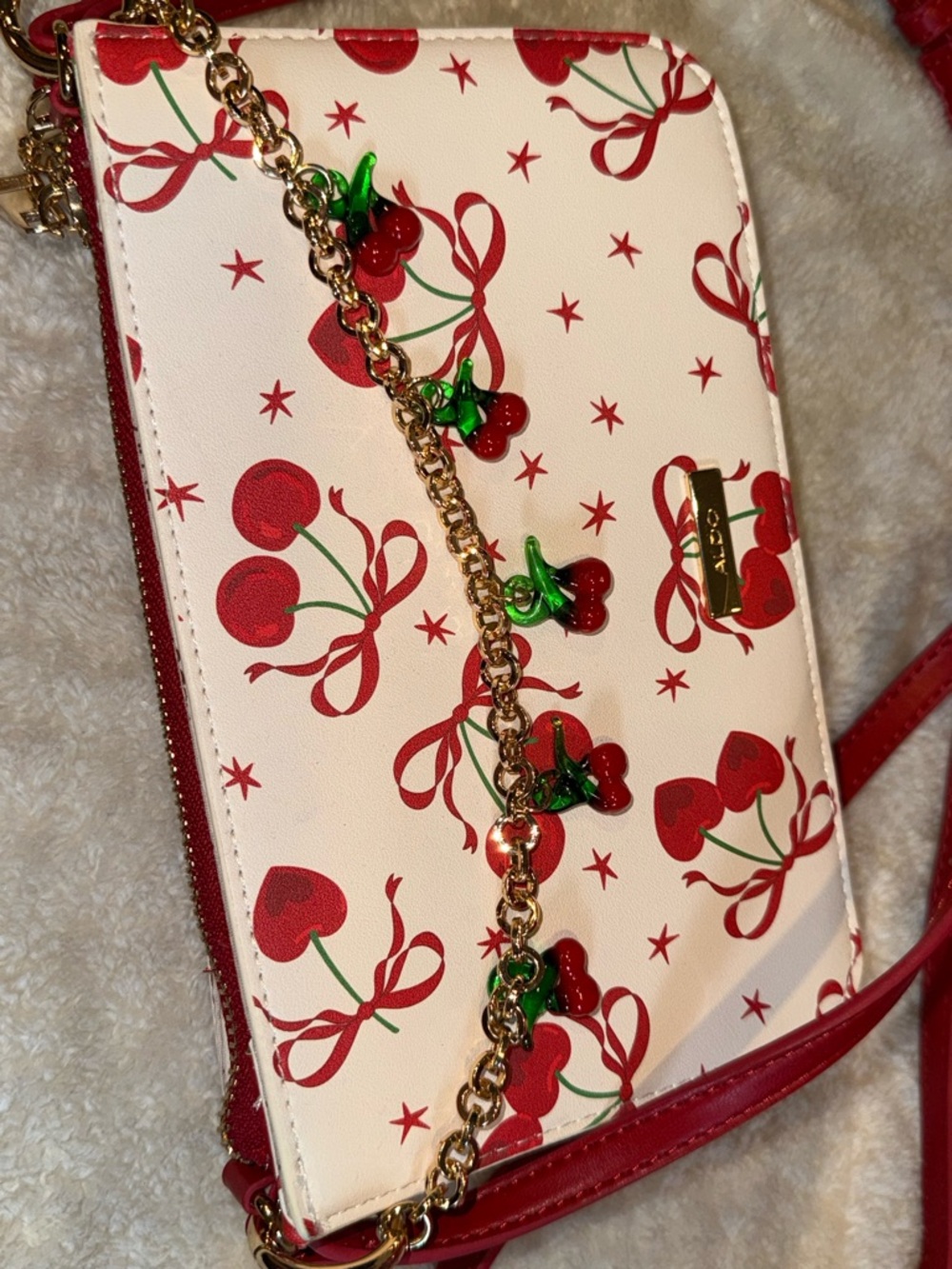 🍒Cherry Bundle! Aldo Cherry Crossbody Bag, Piper K Charm, & Very Cherry Gift Set - Picture 8 of 14